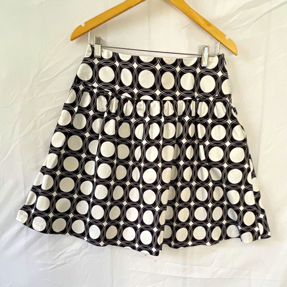 Larry Levine Stretch A-Line Knee Skirt Black White Geometric, Size 8